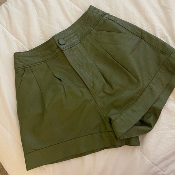 rosa cha Pants - Green leather shorts Rosa Cha size 24us /34BR (xs)